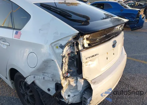 2015 Toyota Prius Three z USA, uszkodzony, nr VIN JTDKN3DU4F0408275